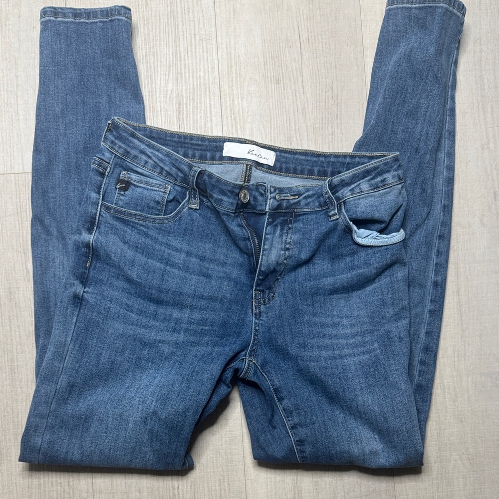 Kancan Women's Blue Jeans estilo size 9 skinny jeans (AE23)